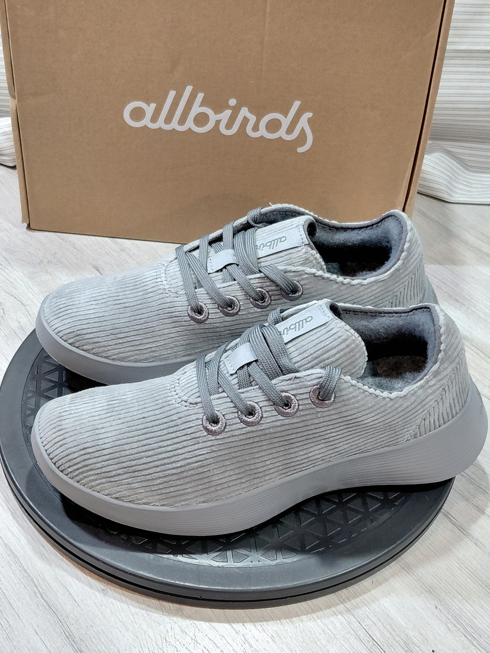 NEW Allbirds Womens Runner Go Gray Corduroy Lace-Up Shoes Lightweight SIZE W7.5